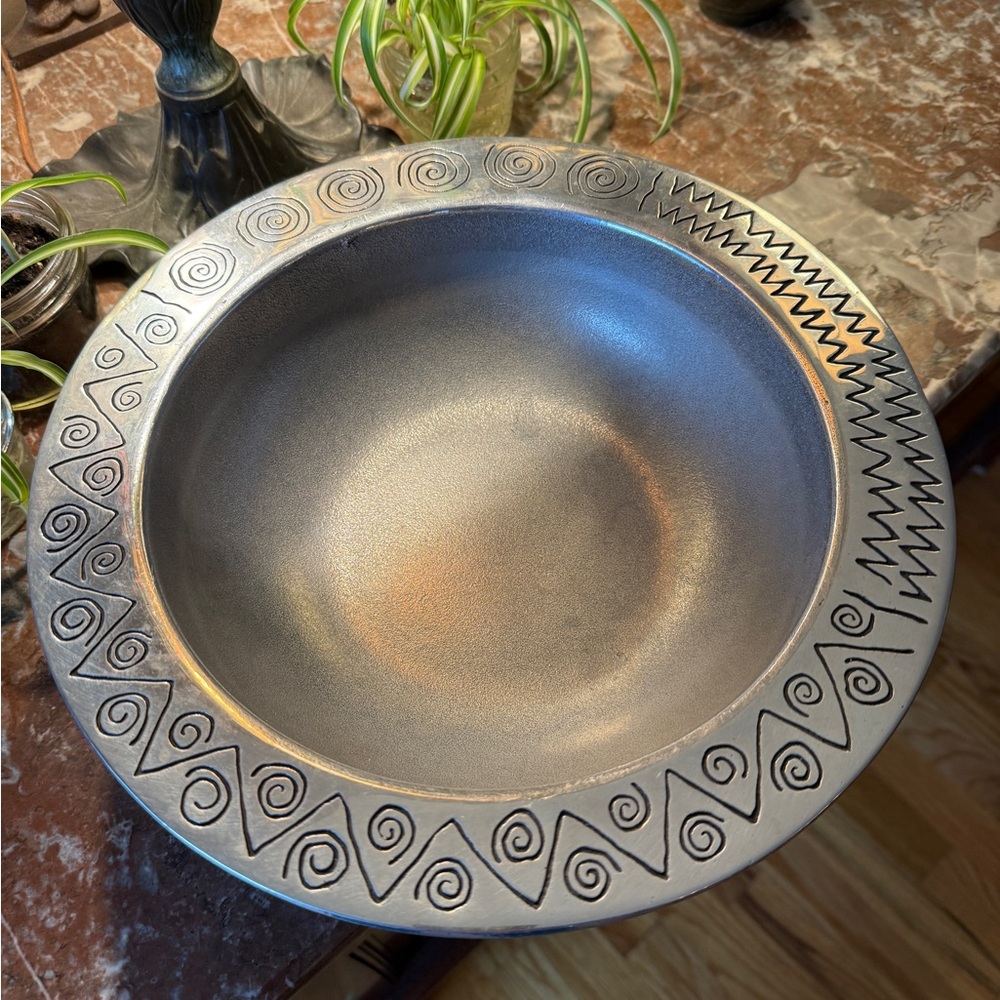 Vintage Wilton Armetale Black and Silver Reggae Pattern Large Serving Bowl